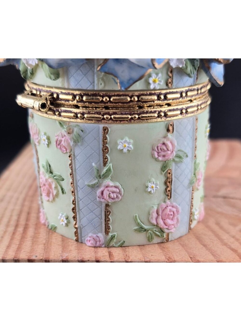 Flower and Butterfly Porcelain Trinket Box 3" Tall READ - Picture 9 of 16